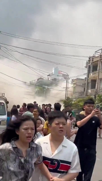 1 Canh Hoang Loan Khi Cac Toa Nha Sap Trong Dong Dat O Myanmar