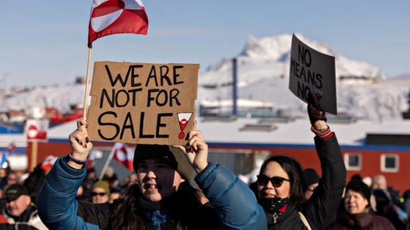 2 My E Mat Vi Dan Greenland Tu Choi Tiep Vo Pho Tong Thong My Vance