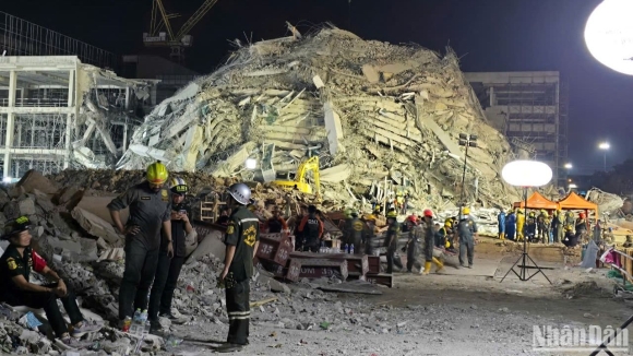 1 Thai Lan Khan Truong Tim Hon 100 Nguoi Mat Tich Trong Dong Do Nat Do Dong Dat