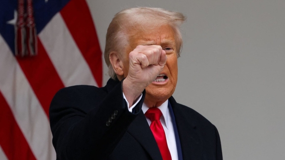 1 Cu Danh Cua Trump Anh Huong Nang Ne Den Duc