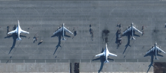 1 Ukraine Tang Cuong Tan Cong San Bay Nga De Lam Te Liet Suc Manh Khong Quan