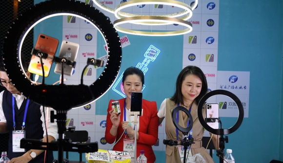 2 bong bong livestream trung quoc no tung noi kho co ca thang khong ban duoc san pham nao nganh cong nghiep ty usd bong tro thanh lo lua dao