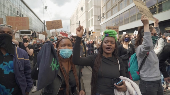 1 Chu Nghia Phan Biet Chung Toc Lan Rong Tai Duc