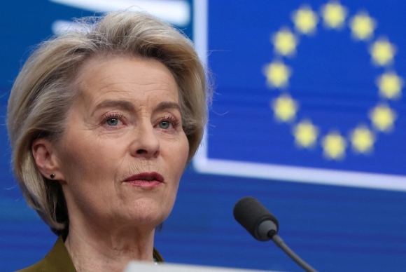 1 Eu Tim Ra Huong Di Ban Dau De Doi Pho Thue Quan Cua Ong Trump