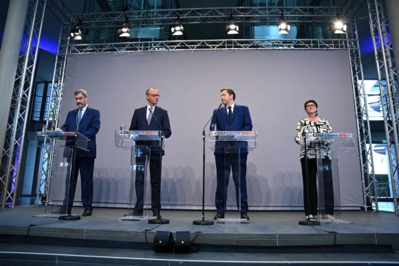 1 Union Va Spd Thong Nhat Tranh Cong Khai Tranh Cai Ve Vien Tro Quan Su Cho Ukraine