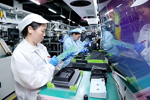 2 Thue Quan Ong Trump Xem Ai Chiu Dau Hay Hon