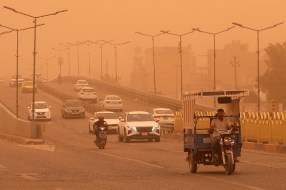 1 Bao Cat Can Quet Iraq 1800 Nguoi Nhap Vien