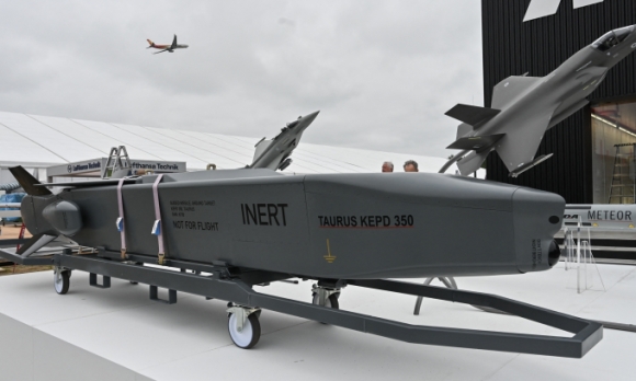 2 Duc Neu Kha Nang Chuyen Ten Lua Tam Xa Cho Ukraine