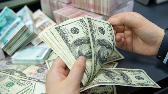 1 Dong Do La My Suy Yeu Nha Dau Tu Do Xo Sang Dong Euro Va Trai Phieu Duc