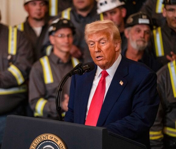 1 Trump Noi My Thu 2 Ty Usd Moi Ngay Tu Thue Quan   Thuc Te Chi Thu Duoc Khoang 250 Trieu Usd