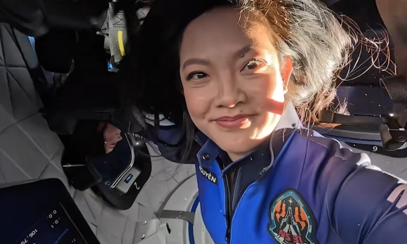 1 Amanda Nguyen Chia Se Ve Thong Diep Xin Chao Viet Nam Ngoai Khong Gian