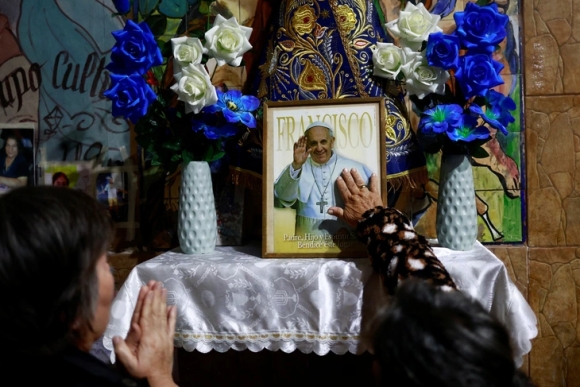 6 Tin Do Khap The Gioi Cau Nguyen Cho Giao Hoang Francis