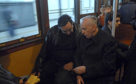 2 Giao Hoang Francis Ca Doi Gian Di Chi De Lai Tai San 100 Usd Sau Khi Mat