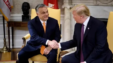 1 Trump Nhieu Lan Hoi Thuc Thu Tuong Hungary Roi Khoi Lien Minh Chau Au