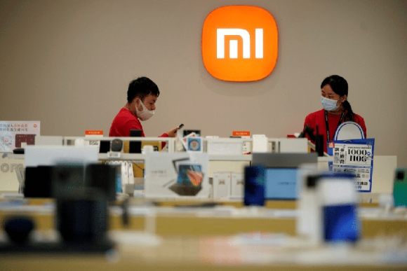 1 Xiaomi Bi To Ep Nhan Vien Lam 115 Tiengngay Den Kiet Que