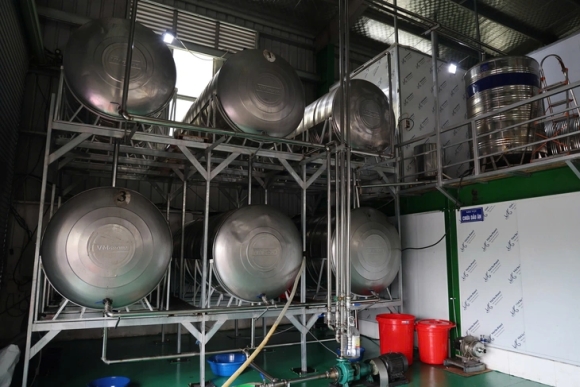 3 Lanh Dao Xa Ngo Ngang Khi Nghe Tin Cong Ty Famimoto San Xuat Mi Chinh Hat Nem Gia