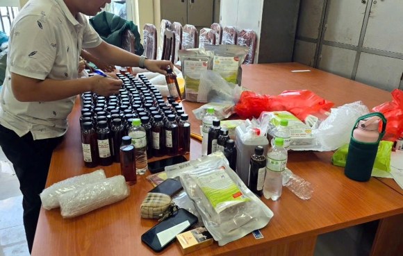 6 Bat Giu Ong Trum Va 8 Doi Tuong Ban Thuoc Ho Tro Sinh Ly Gia Thu Loi 20 Ty