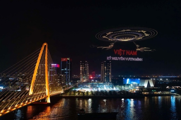 1 Toi Nay 1 5 Dung To Chuc Bieu Dien 10500 Drone Anh Sang Tai Tphcm