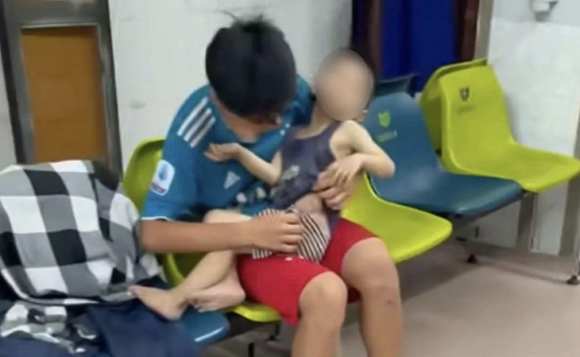 1 Vu To Nop Du Tien Moi Cap Cuu O Nam Dinh Tam Dinh Chi Nhan Vien Y Te De Xac Minh