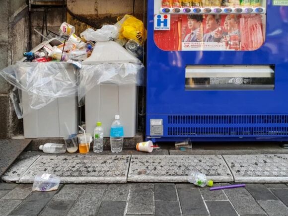 1 Du Khach Nuoc Ngoai Than Phien Nhat Ban Qua It Thung Rac Cong Cong