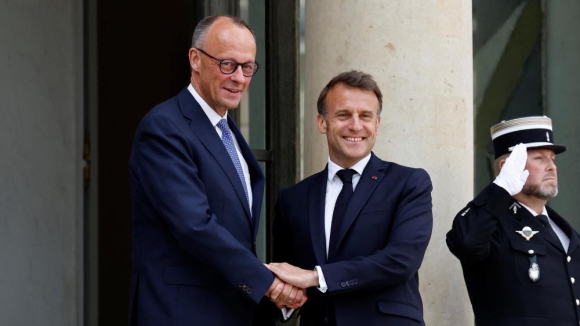 1 Friedrich Merz Va Dau An Dau Tien Cung Ran Ben Trong Mem Mong Ben Ngoai