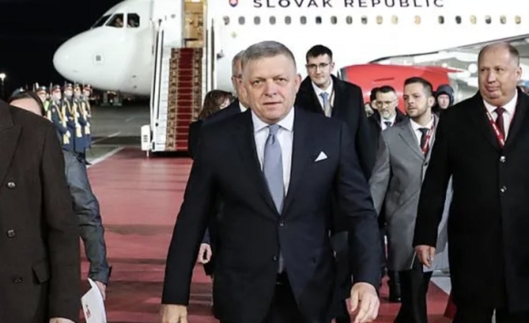 1 Thu Tuong Slovakia Phai Bay Duong Vong Den Moskva Du Le Duyet Binh 95