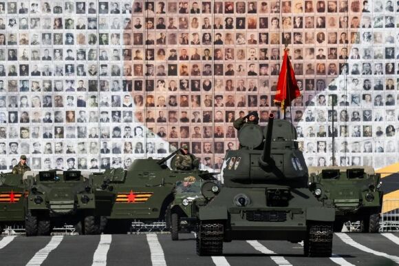 3 Duyet Binh 95 O Nga Man Pho Truong Suc Manh Rong Tuech Trong Co Lap Va Chien Tranh