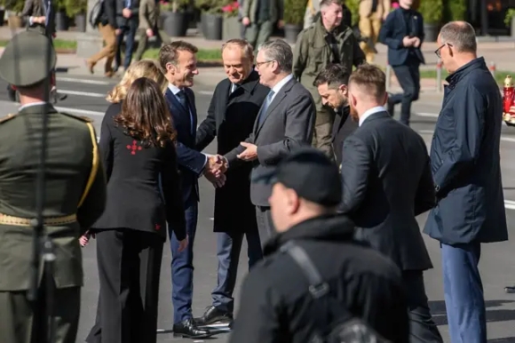 2 Ong Zelensky Thach Ong Putin Gap Mat Tong Thong Nga Dang Suy Tinh Gi