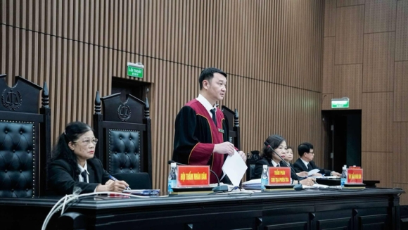 2 Cuu Tong Cuc Truong Khai Mo Tui Hoa Qua Thay 500 Trieu Goi Dien Xin Tra Lai Nhung Khong Duoc