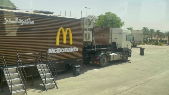 1 Xe Tai Mcdonalds Gay Chu Y Khi Ong Trump Tham Arab Saudi