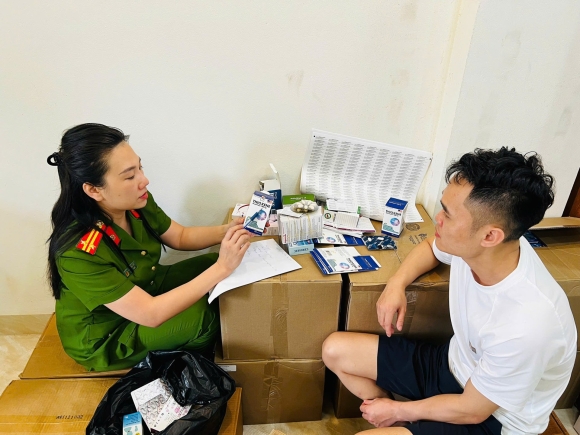 1 Cong An Ha Noi Pha Chuyen An Hon 100 Tan Thuc Pham Chuc Nang Thiet Bi Y Te Gia