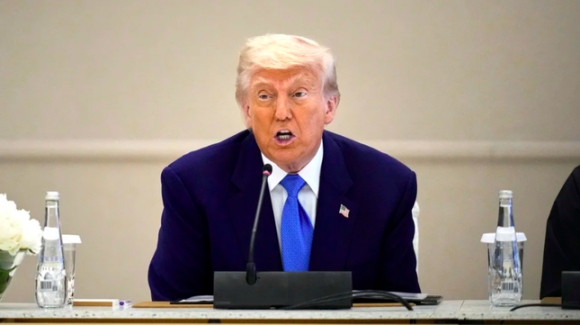 1 Nong Ong Trump Chinh Thuc Tuyen Bo Don Phuong Ap Thue Voi 150 Quoc Gia Dung Han Dam Phan