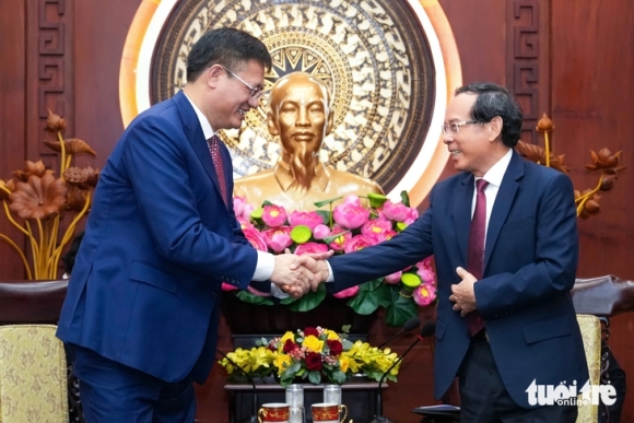 1 Tong Lanh Su Trung Quoc Toi Thay Minh Nhu La Nguoi Dan Cua Tphcm