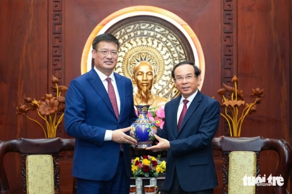 3 Tong Lanh Su Trung Quoc Toi Thay Minh Nhu La Nguoi Dan Cua Tphcm