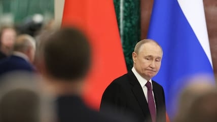 1 Putin Chiu Ap Luc Tu Nhieu Phia Phuong Tay Da Tuot Guom Khoi Vo