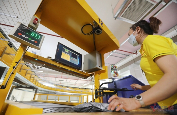 1 Dua Mang Buu Chinh Thanh Ha Tang Thiet Yeu Cua Kinh Te So Viet Nam