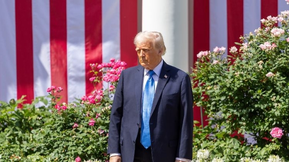 1 Donald Trump Tu Thoa Thuan Trong 24 Gio Den Ke Dong Loa Voi Chu Nghia Banh Truong Nga