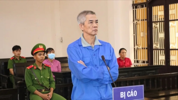 1 Ngan Con Gai Bi Danh Nguoi Cha Sau Do Mang Toi Giet Nguoi