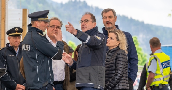 1 Chu Tich Csu De Xuat Dung Doan Tu Gia Dinh Ti Nan Nham Siet Chat Chinh Sach Nhap Cu