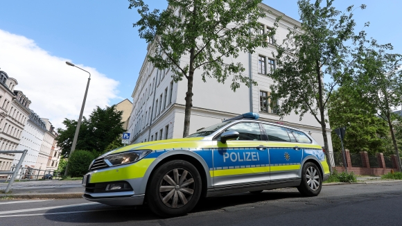 1 Hang Tram Truong Hoc O Duc Nhan Email Doa Danh Bom