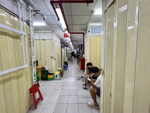 2 Bao Ve Bao Dong Tieu Thuong Saigon Square Lap Tuc Dong Sap De Ne Kiem Tra