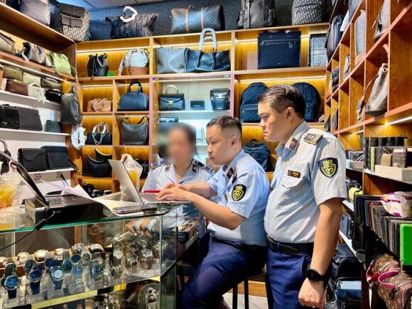 5 Bao Ve Bao Dong Tieu Thuong Saigon Square Lap Tuc Dong Sap De Ne Kiem Tra