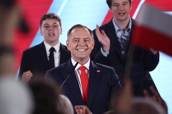 1 Nawrocki Dac Cu Tong Thong Ba Lan Chinh Sach Doi Ngoai Co The Thay Doi