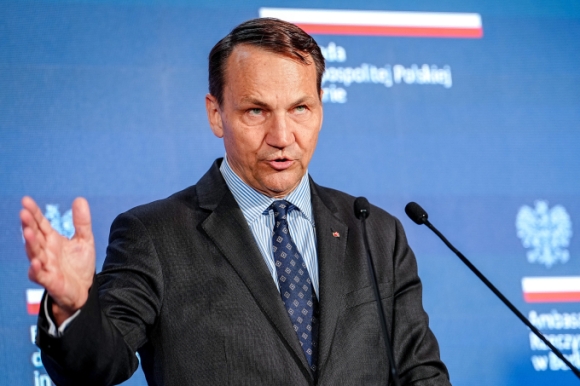 1 Ngoai Truong Ba Lan Mia Mai Elon Musk Ve Chinh Tri Khac Nghiet