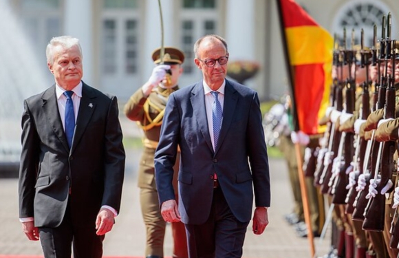 1 Litauen Chi Trich Merz Vi Thieu Quyet Liet Trong Trung Phat Nga