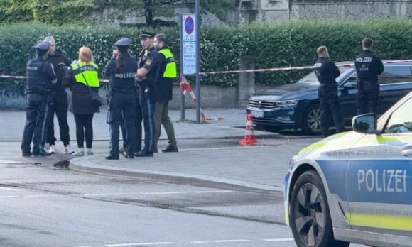 1 Munich Duc Phu Nu Tan Cong Bang Dao Canh Sat Da No Sung