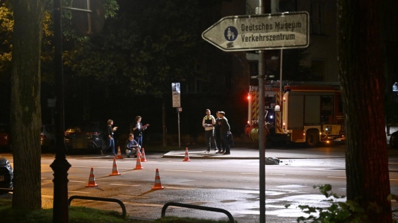 2 Munich Duc Phu Nu Tan Cong Bang Dao Canh Sat Da No Sung