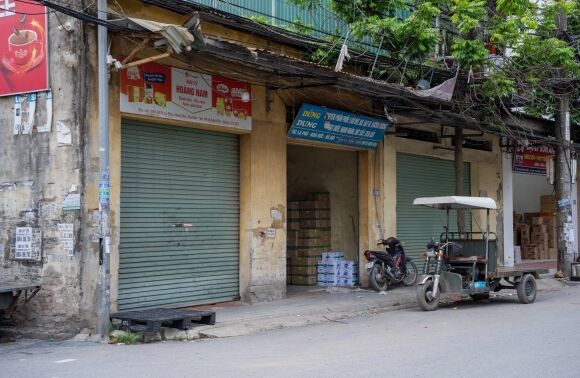 10 Loat Cua Hang O Ha Noi Dong Cua Tra Mat Bang