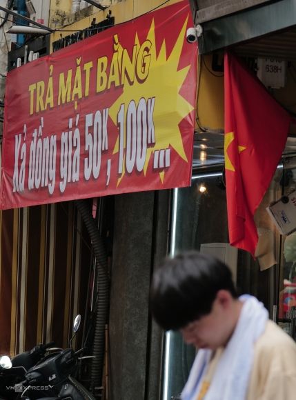 4 Loat Cua Hang O Ha Noi Dong Cua Tra Mat Bang