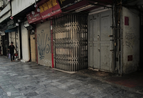 6 Loat Cua Hang O Ha Noi Dong Cua Tra Mat Bang